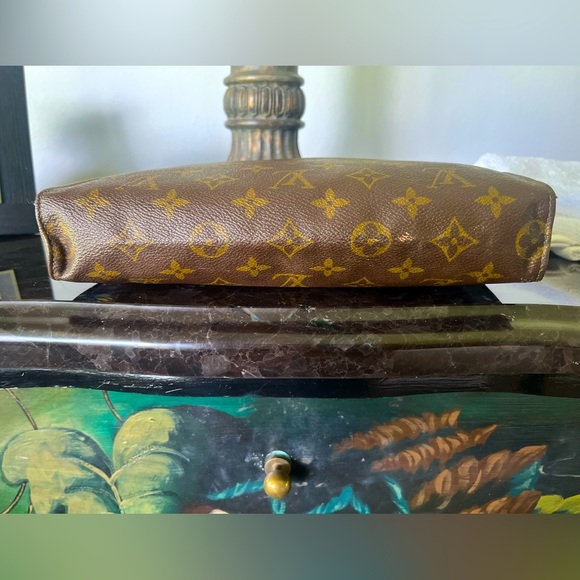 Louis Vuitton Vintage Monogram Toiletry 26 Bag Clutch - Picture 4 of 9